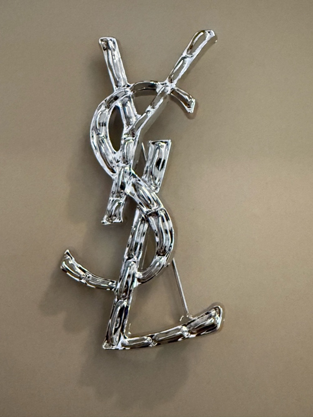 Brand new Saint Laurent brooch YSL Interlocking Logo Silver tone no box - Picture 2 of 8